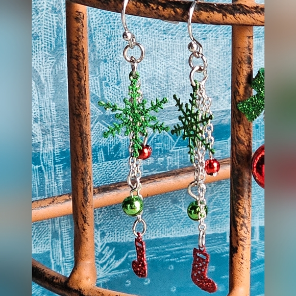 Christmas earrings. Bundle of 3 pair. - Picture 6 of 9